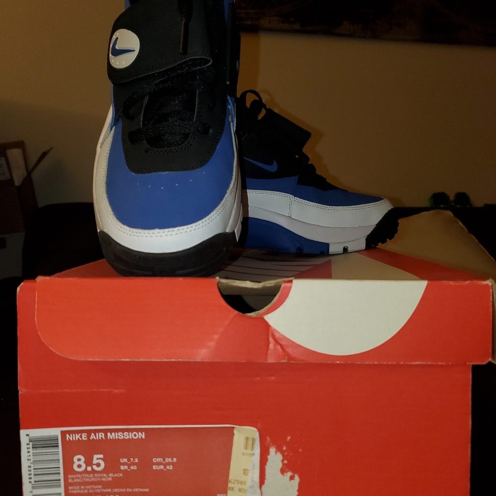 Nike Air Mission